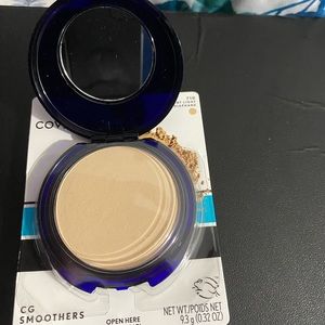 Cover girl CG Smothers  pressed powder 710 translucent, light  pale